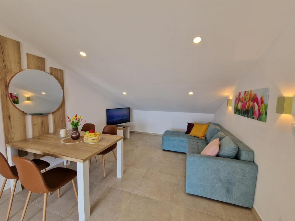 Haus Mit Meerblick Lopar Eksteriør billede